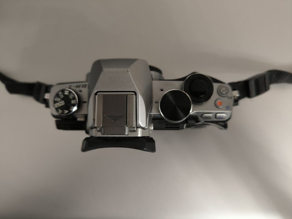 Olympus em10 bezlusterkowiec