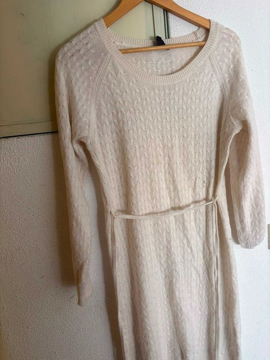 vestido comprido com cinto tamanho M de marca HM