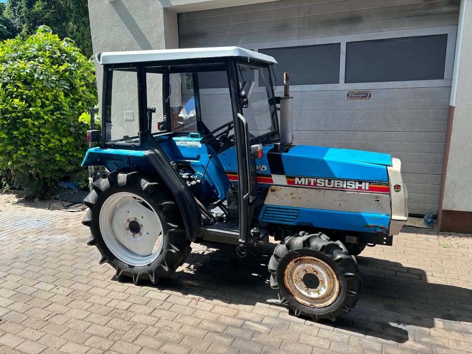 Mitsubishi MT2001DX traktorek ogrodowy 4WD 4x4, 20KM KABINA