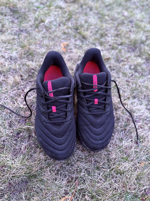 Кросівки майже нові!