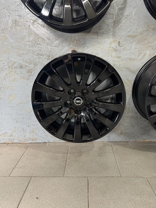 Felgi alu Opel Insignia 5x120 18’ 8J ET42 Czarny połysk