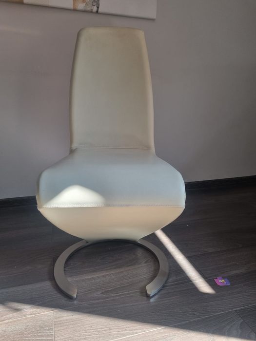 Komplet 6 krzeseł skórzanych kolor jasny