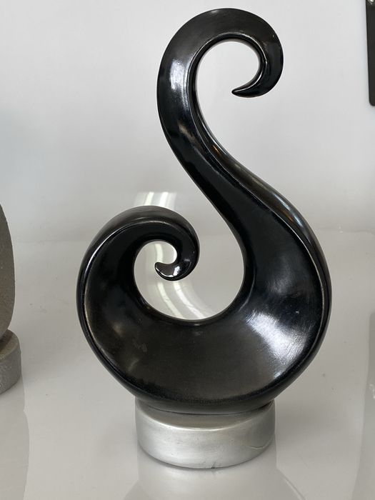 Par de esculturas decorativas abstratas