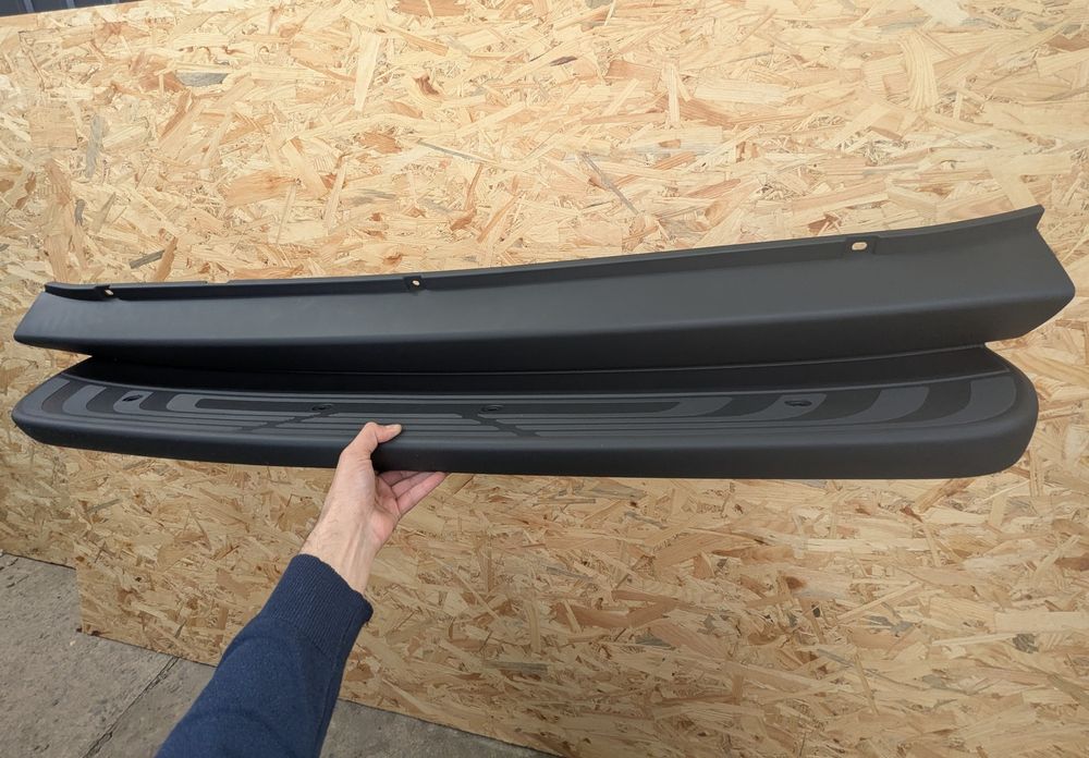 Подножка задня підніжка бампера спрінтер Sprinter W906 W907