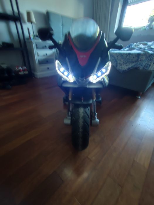 Mota Elétrica Infantil Aprilia RS660 (12V)