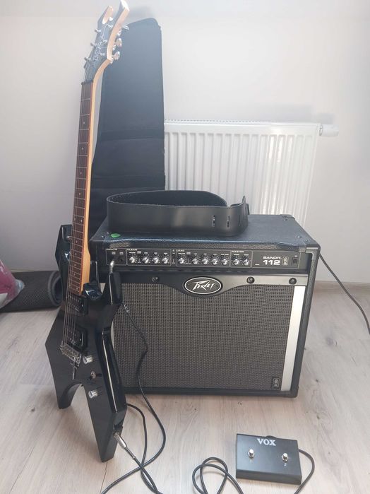 B.C. Rich Warlock + Peavey Bandit 112