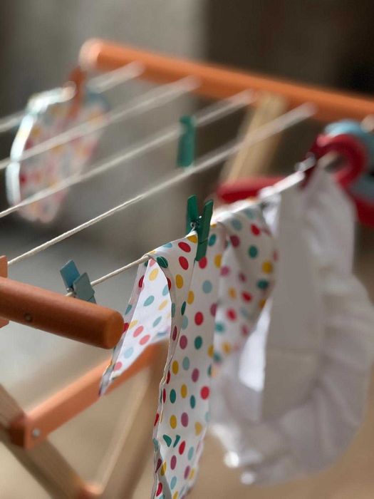 Estendal e tábua de passar em madeira