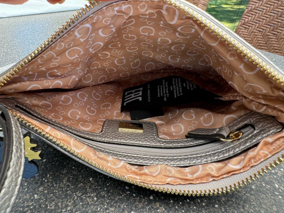 Torebka/kopertówka Guess