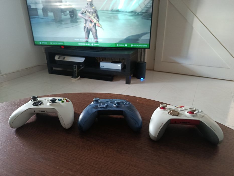 XBOX Serie S de 1TB  com 3 comandos