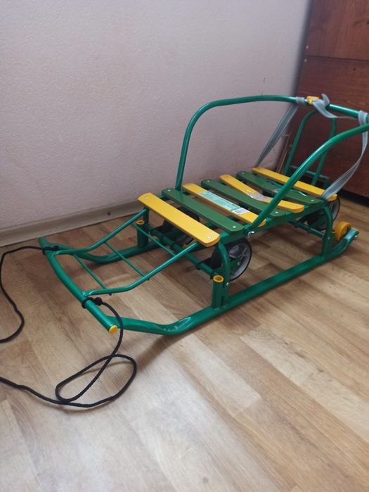 Санки дитячі на колесах