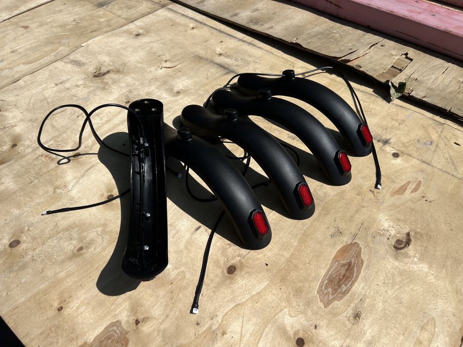 Крыло для электросамоката Crosser Е9, Like bike one задее + фонарь