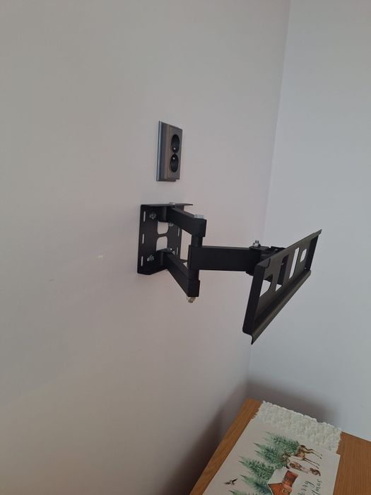 Uchwyt do telewizora teleskopowy