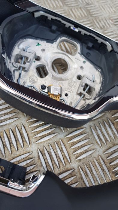 Skoda Octavia IV Kierownica skórzana Panel Multi Bardzo ładna