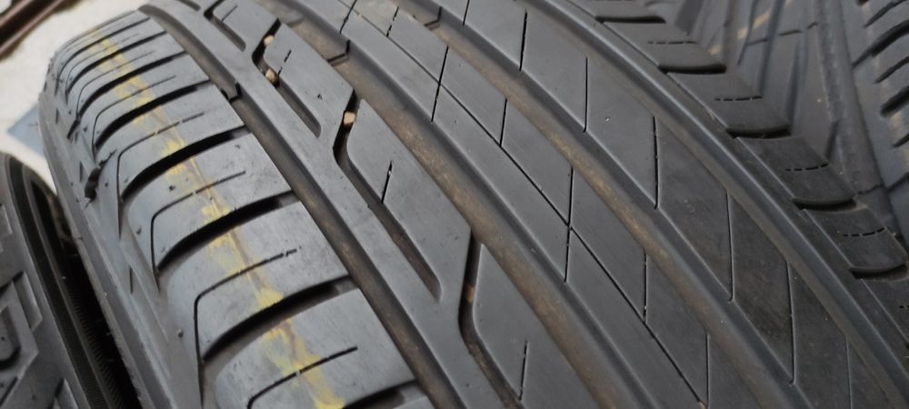 Pneus 215 50 r 18 Bridgestone semi novos