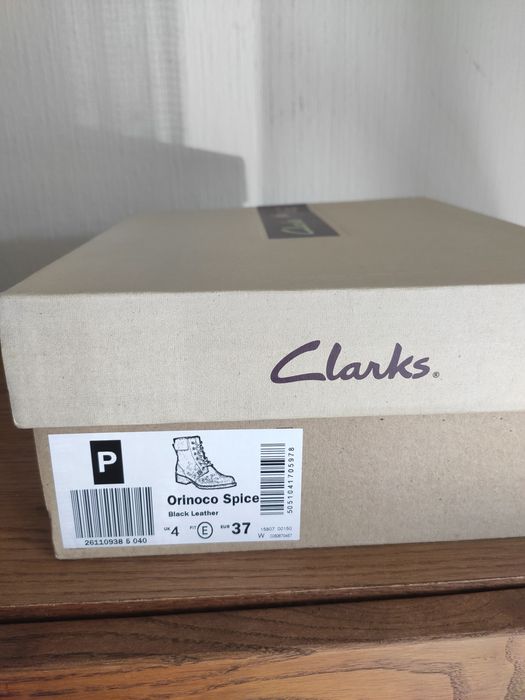 Clarks skórzane buty