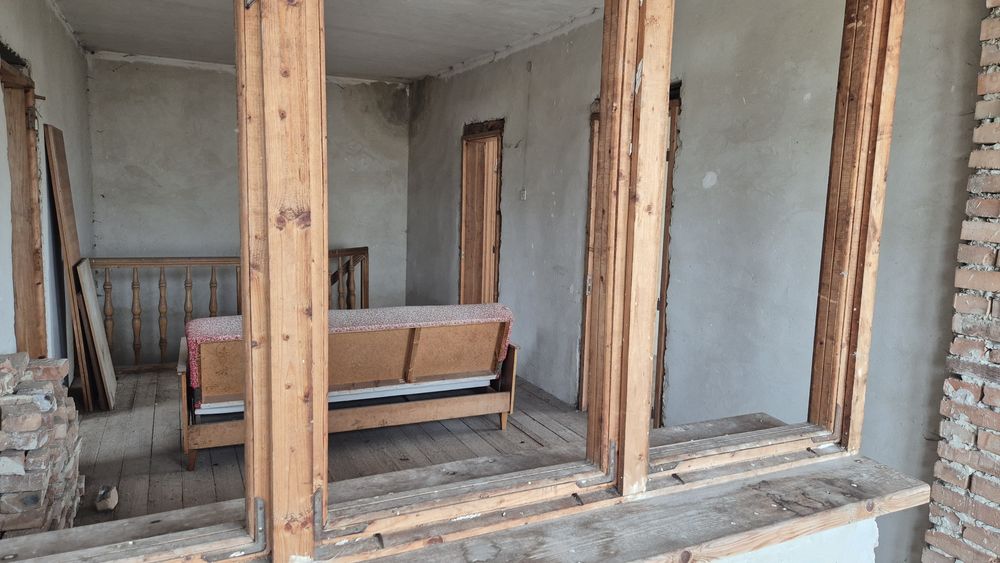 Продаж цегляного будинку