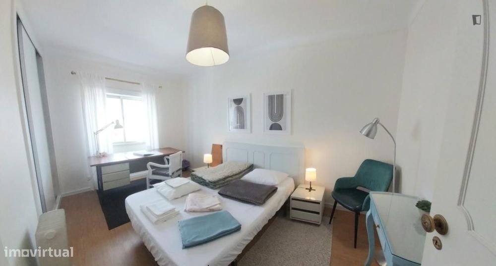 Quarto - localizado em Montes Claros Coimbra
