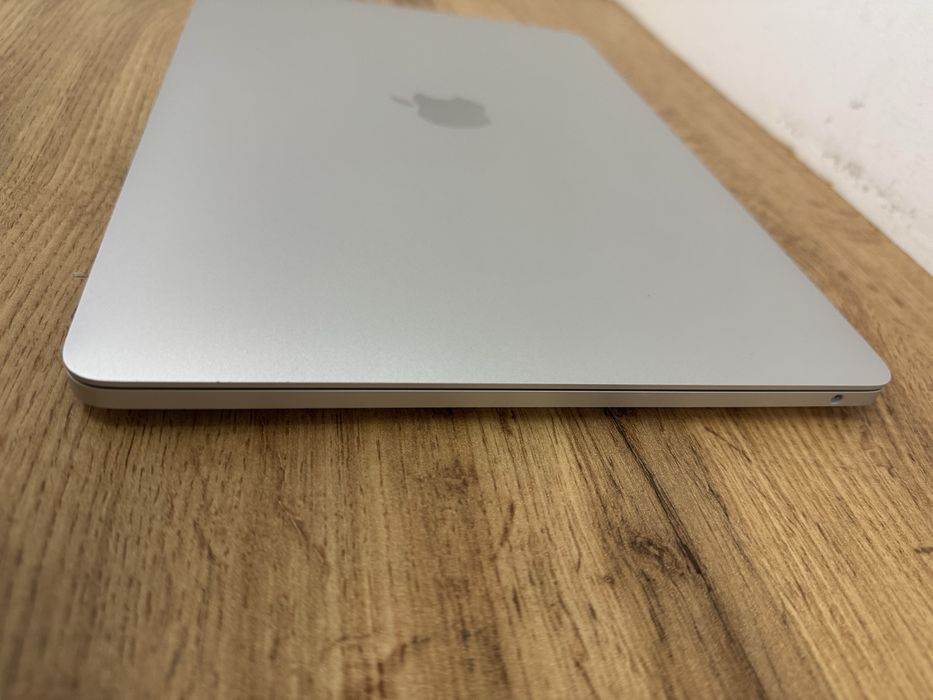 MacBook pro 13 M1 8/512 87% стан ідеал