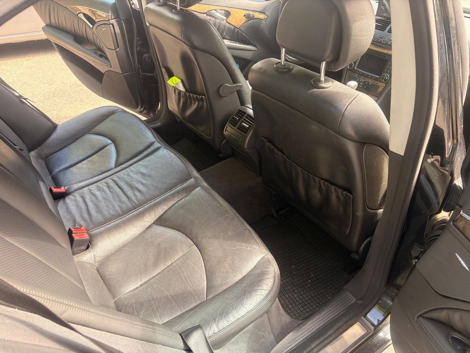 Mercedes-Benz Avantgarde E 220 CDI Automático | 2006 | Preto | 280.000 km | Muito estimado