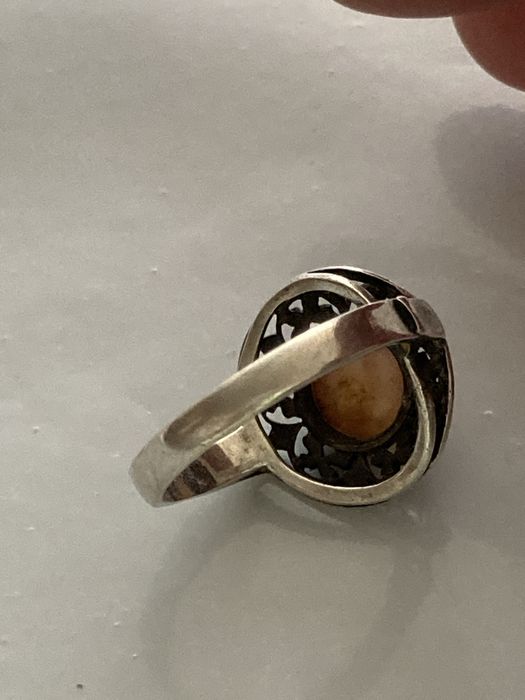 Warmet pierscionek PRL motylki z chalcedonem