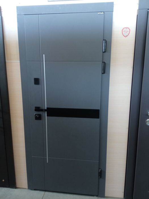 Двері для квартири з монтажем Двері вхідні зі складу під ключ