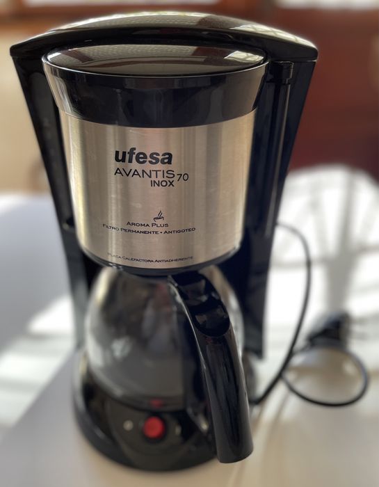 Cafeteira elétrica para 10 chávenas