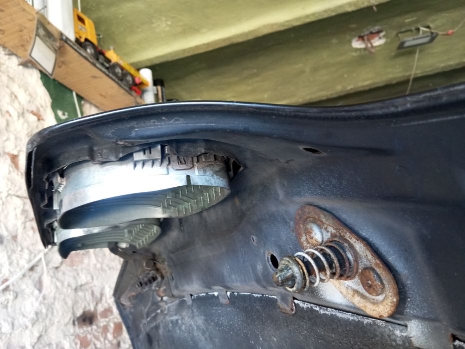 Maska BMW E39 klapa