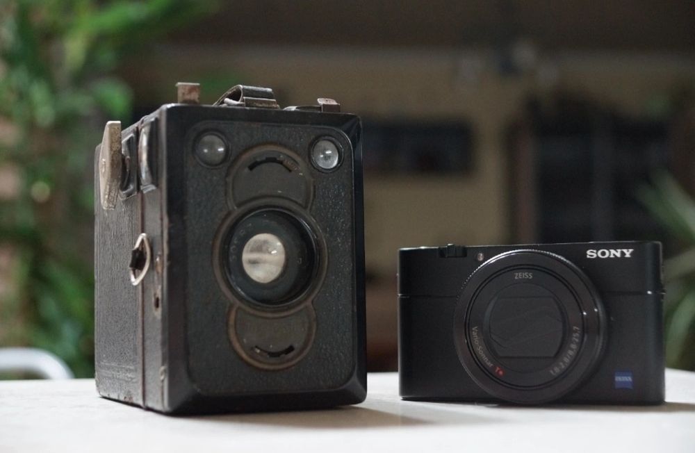 Aparat Sony Cyber-shot RX100 V
