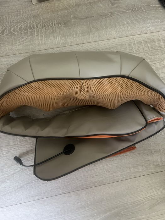 Масажер для шиї та плечей Neck Kneading Massager