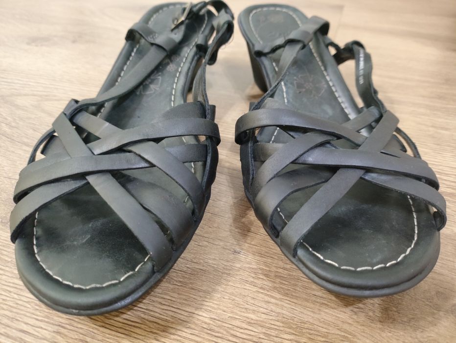 Босоножки Clarks р.39 (6) стелька 25,5см натуральная кожа