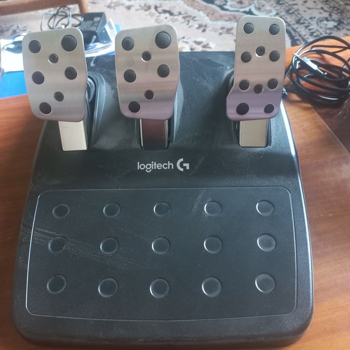 Руль, педали Logitech G29