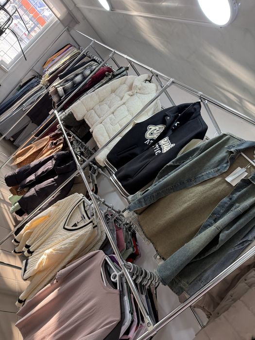 Стелаж  каркасний для магазину одягу