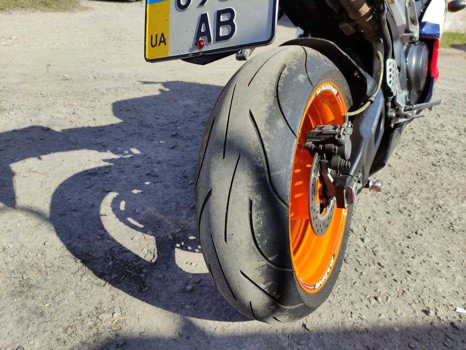 Honda CBR 1000RR  2005