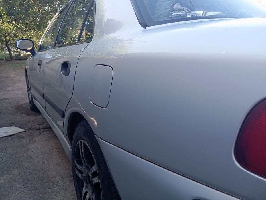 Mitsubishi Карізма 2002