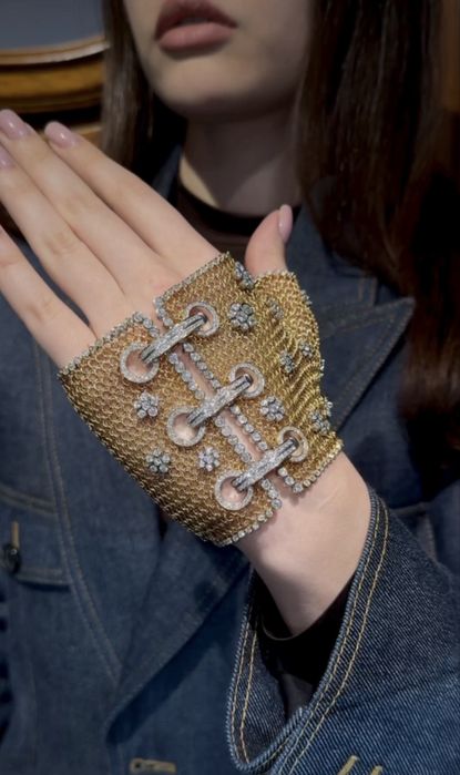 Золотий Браслет - рукавичка by GASPARI з діамантами Оригінал