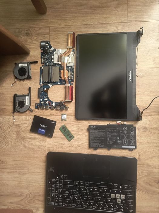 Laptop ASUS uszkodzony