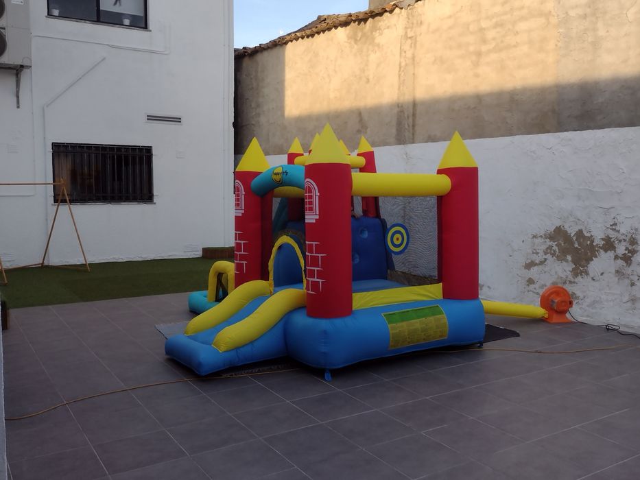 Insuflável Happy Hop - 8 in 1 Jumping Castle - 9071R