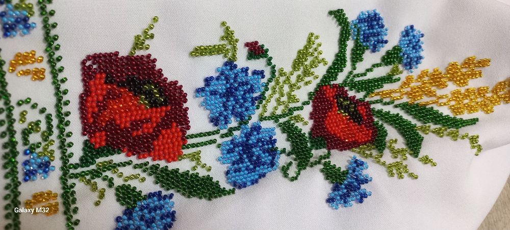 Вишиванка бісером