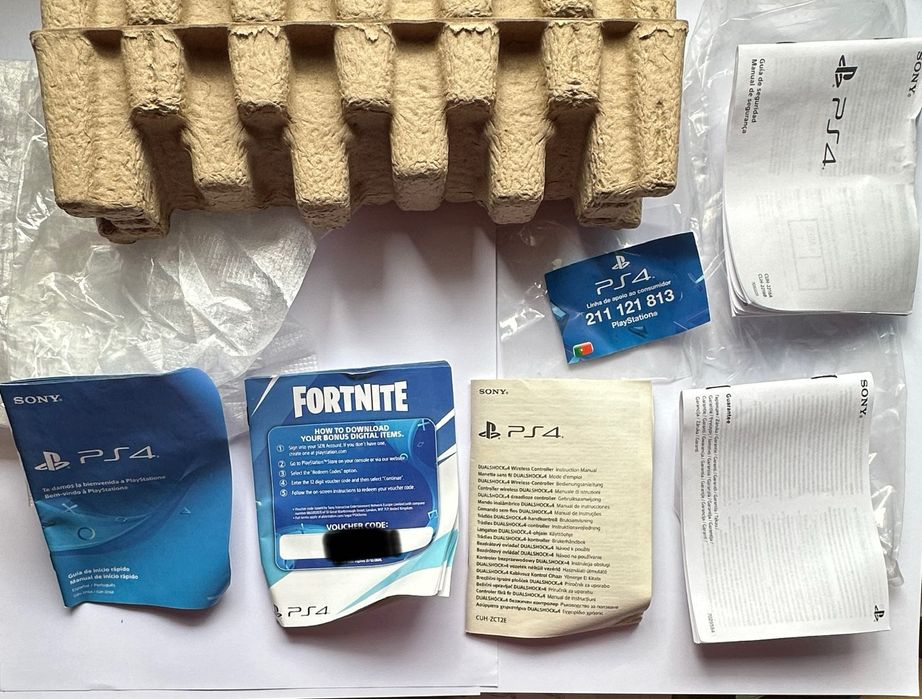 PS4 Completa 2 Comandos e God Of War