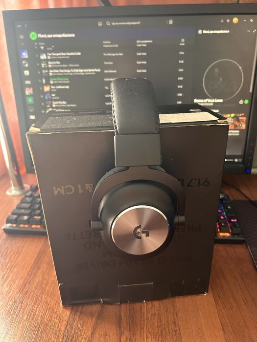 Навушники Logitech G PRO