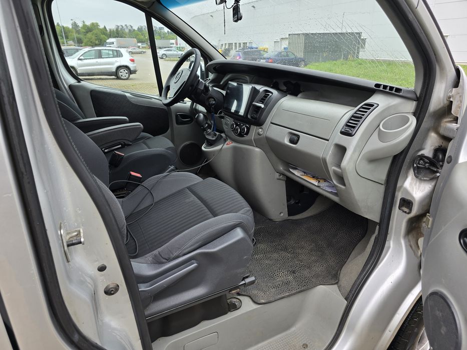 Opel Vivaro TOUR 8 osobowy