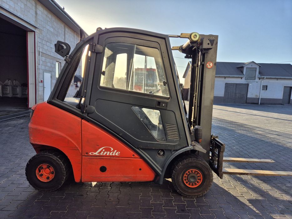 Wózek widłowy LINDE H25D, triplex, przesuw, Diesel, kabina