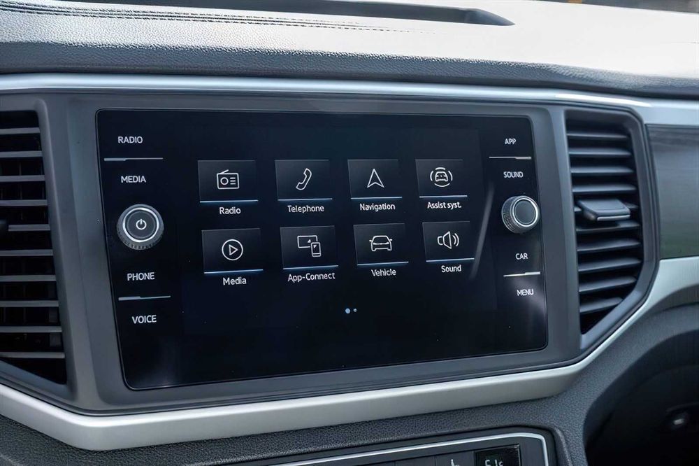 Volkswagen Atlas      2021