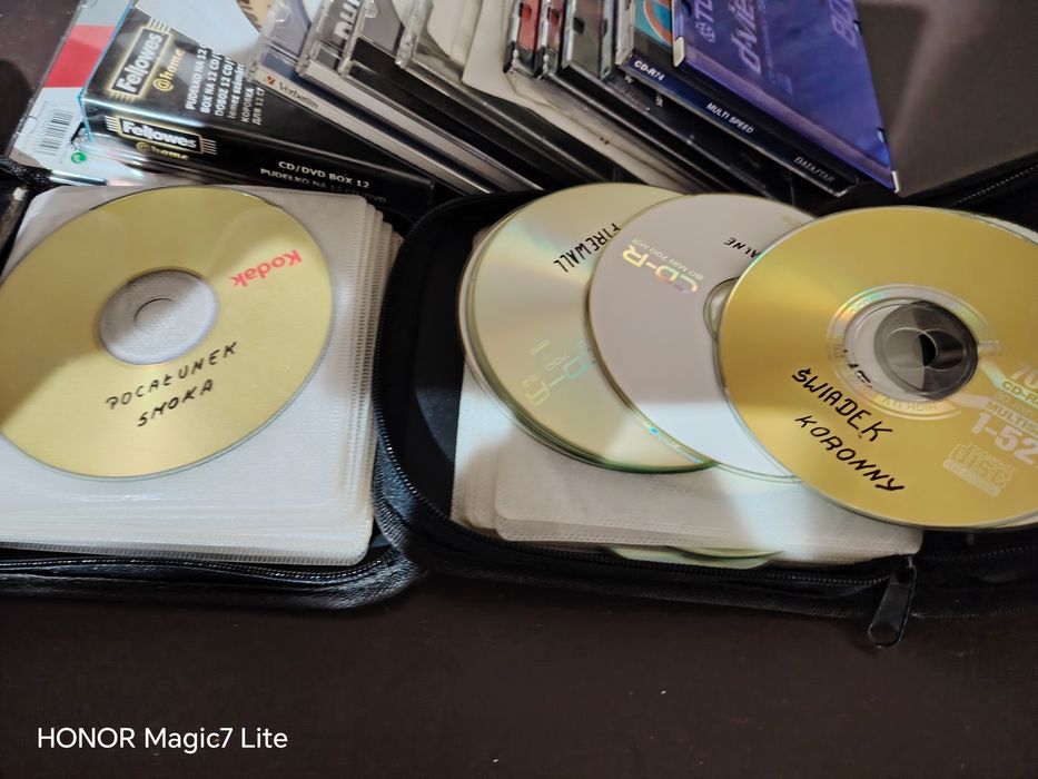 Płyty CD rózne z filmami