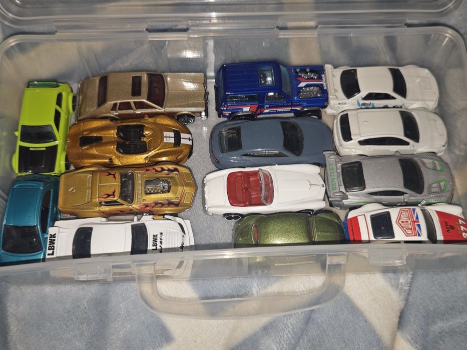 14 Hot Wheels de coleção