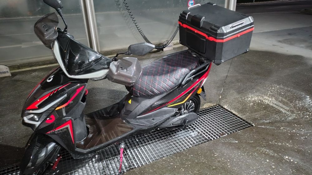 Vendo/troco/retomo scooter elétrica 72v impecável
