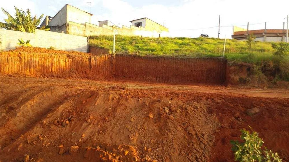 Terraplanagens / Demolições