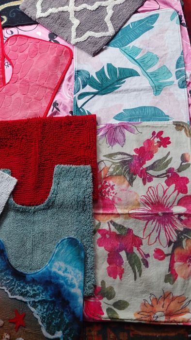 Продам коврики для ванной.