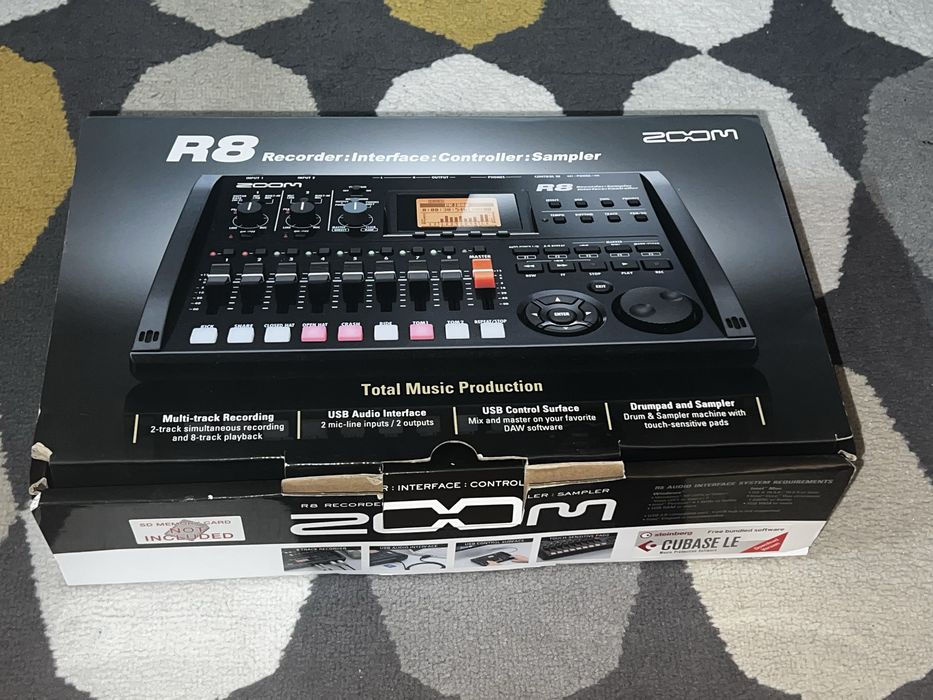 ZOOM R8 Gravador Digital Multipistas Portatil, na caixa, como novo.