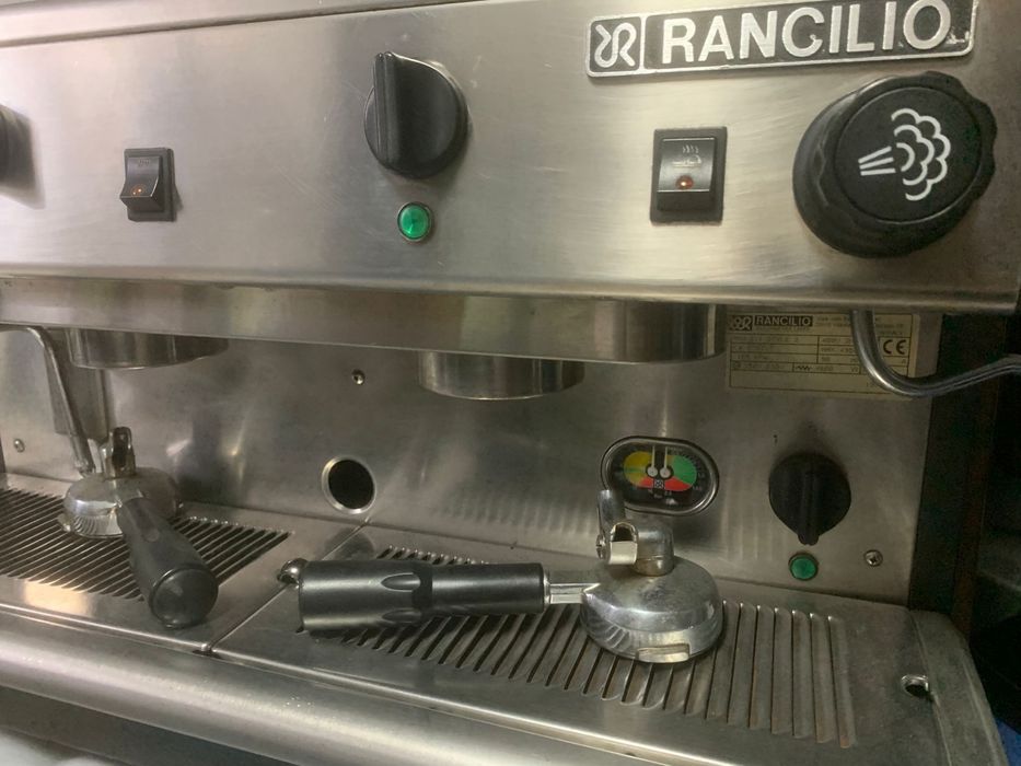 Máquina de café profissional + moinho + bomba (restaurante / café)